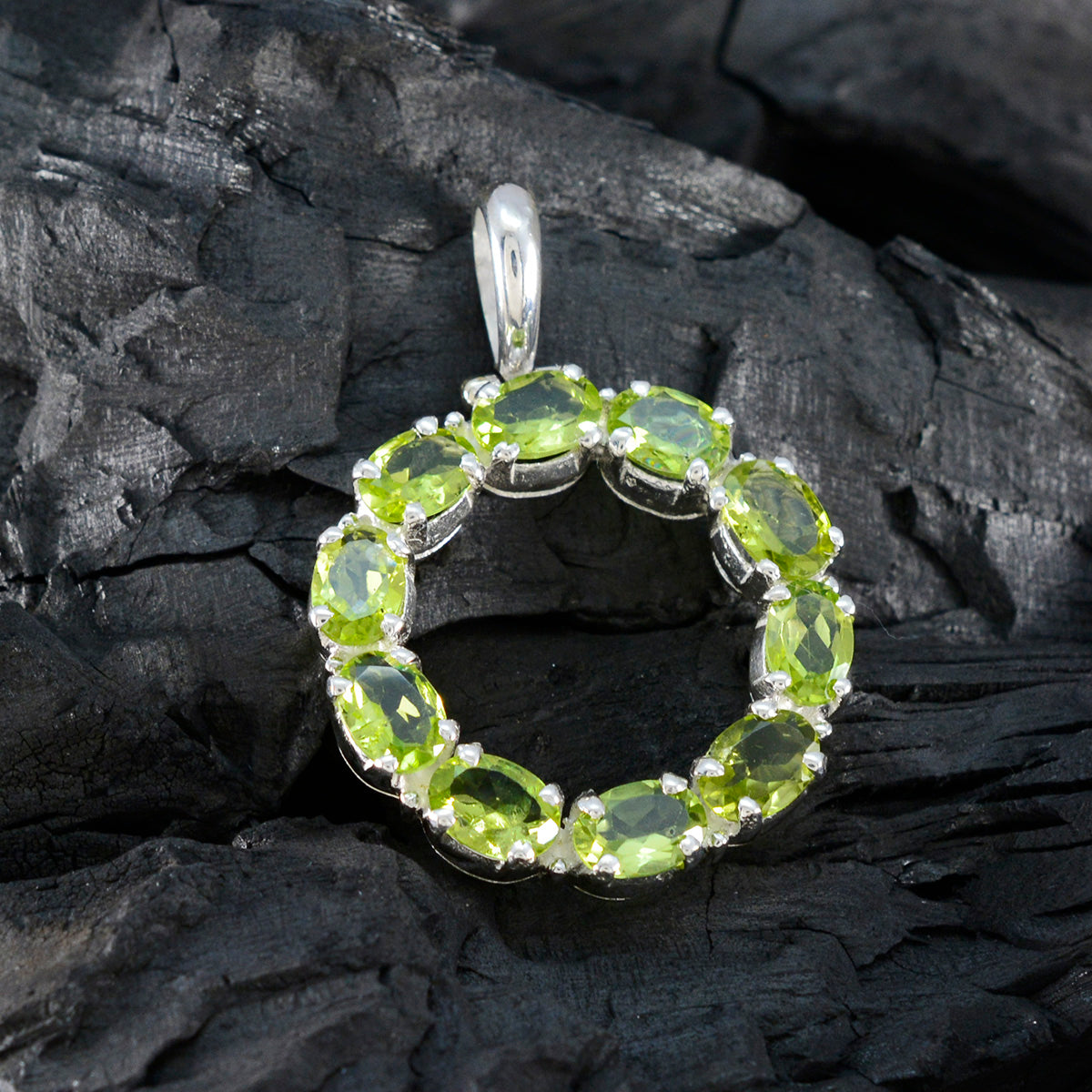 María Green Cocktail Eye-catching Pendant