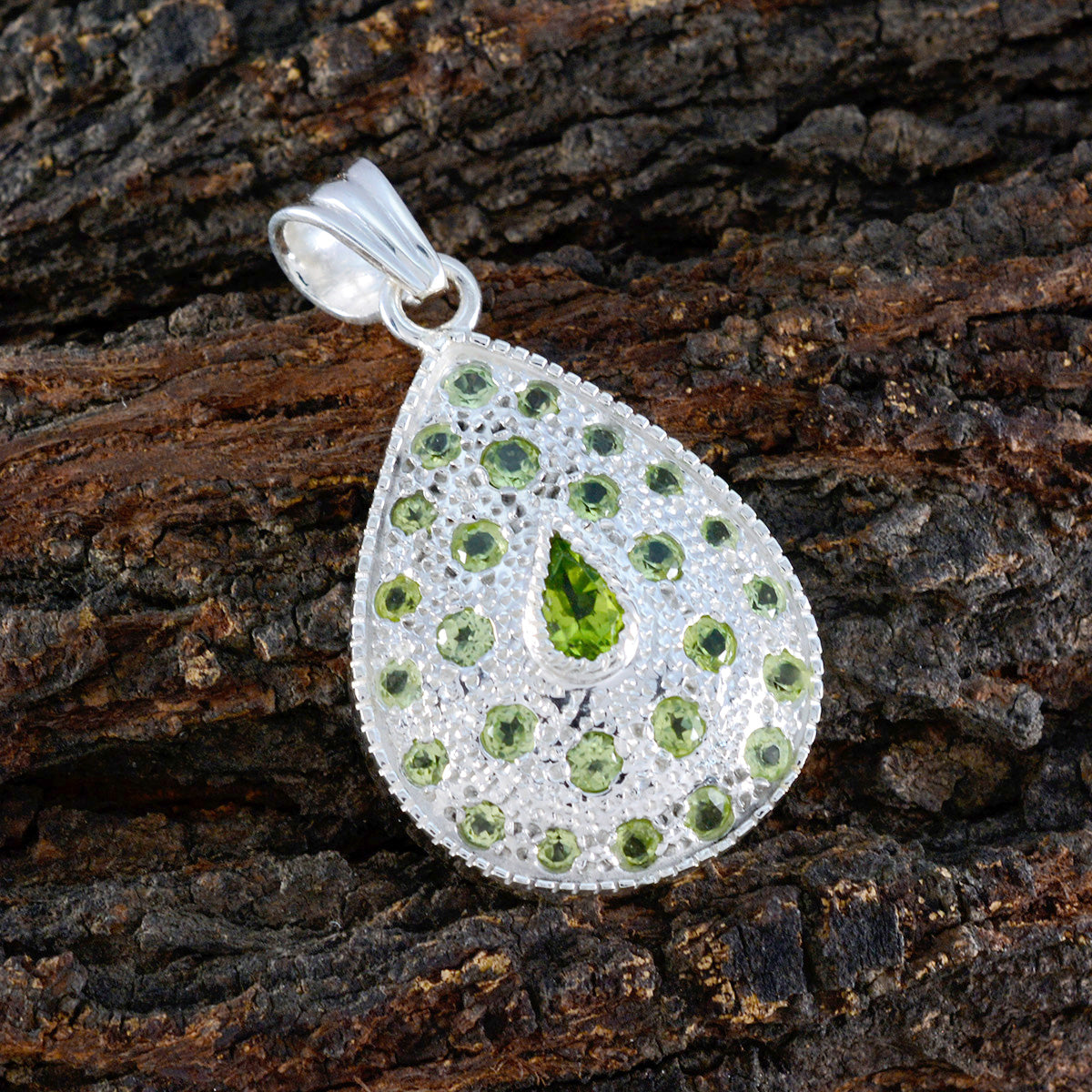 Yasmin Green Romantic Statement Pendant
