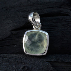 Pauline Light Green Graceful Dainty Pendant