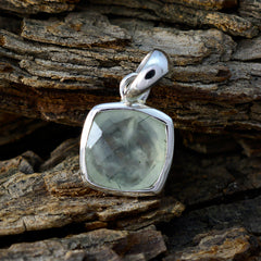 Pauline Light Green Graceful Dainty Pendant