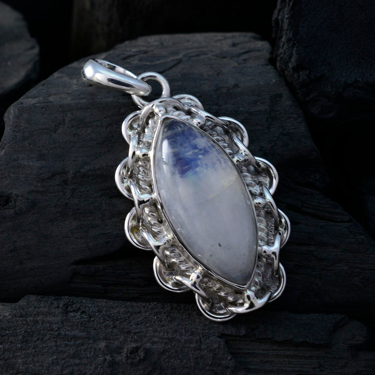 Ivana White Rope-Wire Edgy Pendant
