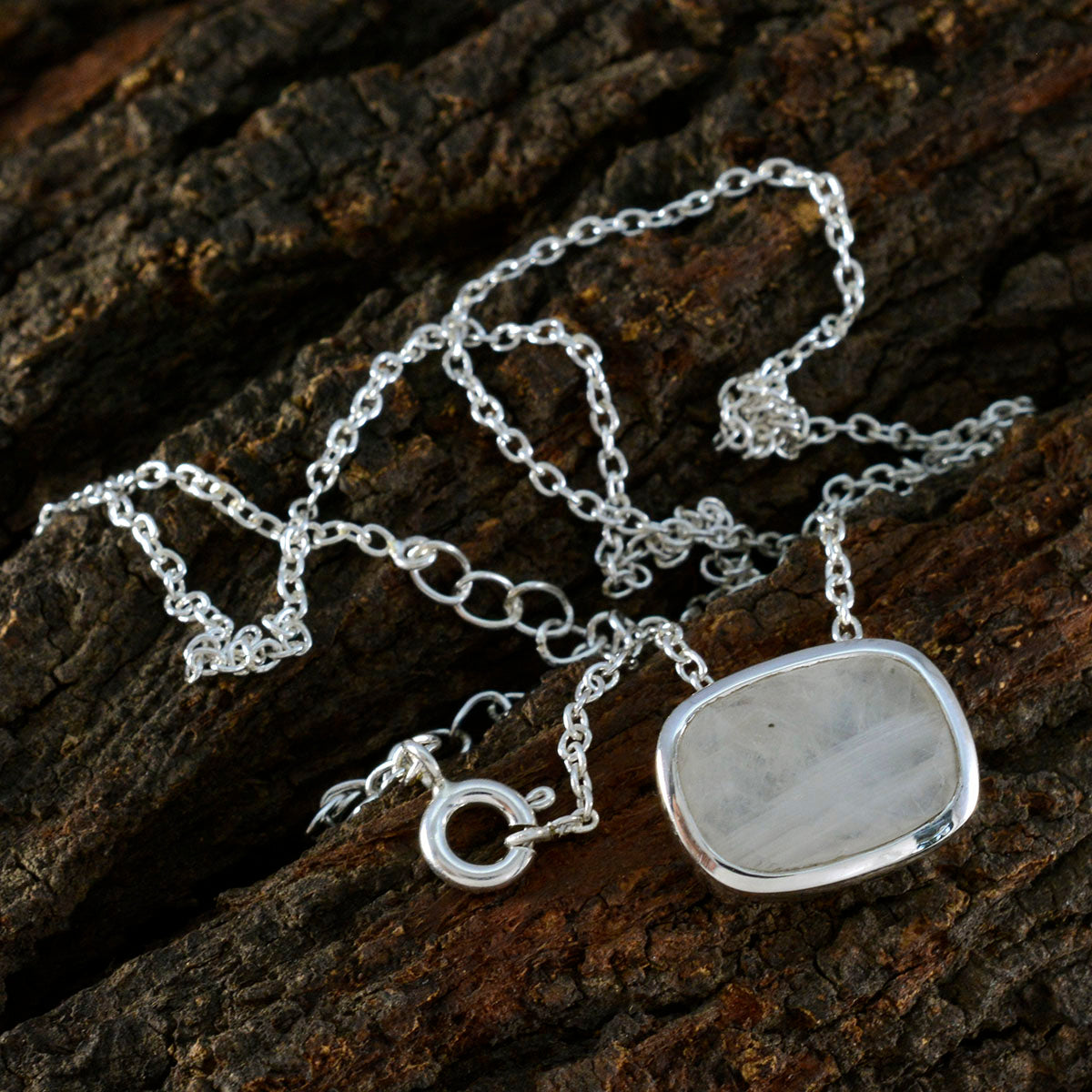 Alice White Armor Classic Pendant