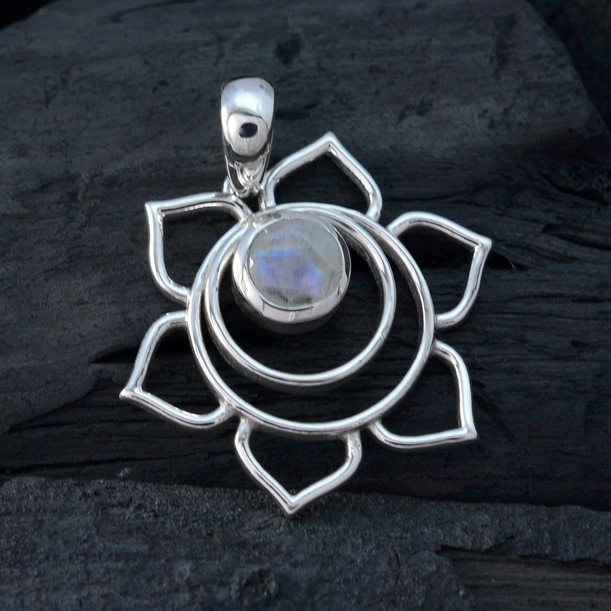 Isabelle White Rope-Wire Delicate Pendant