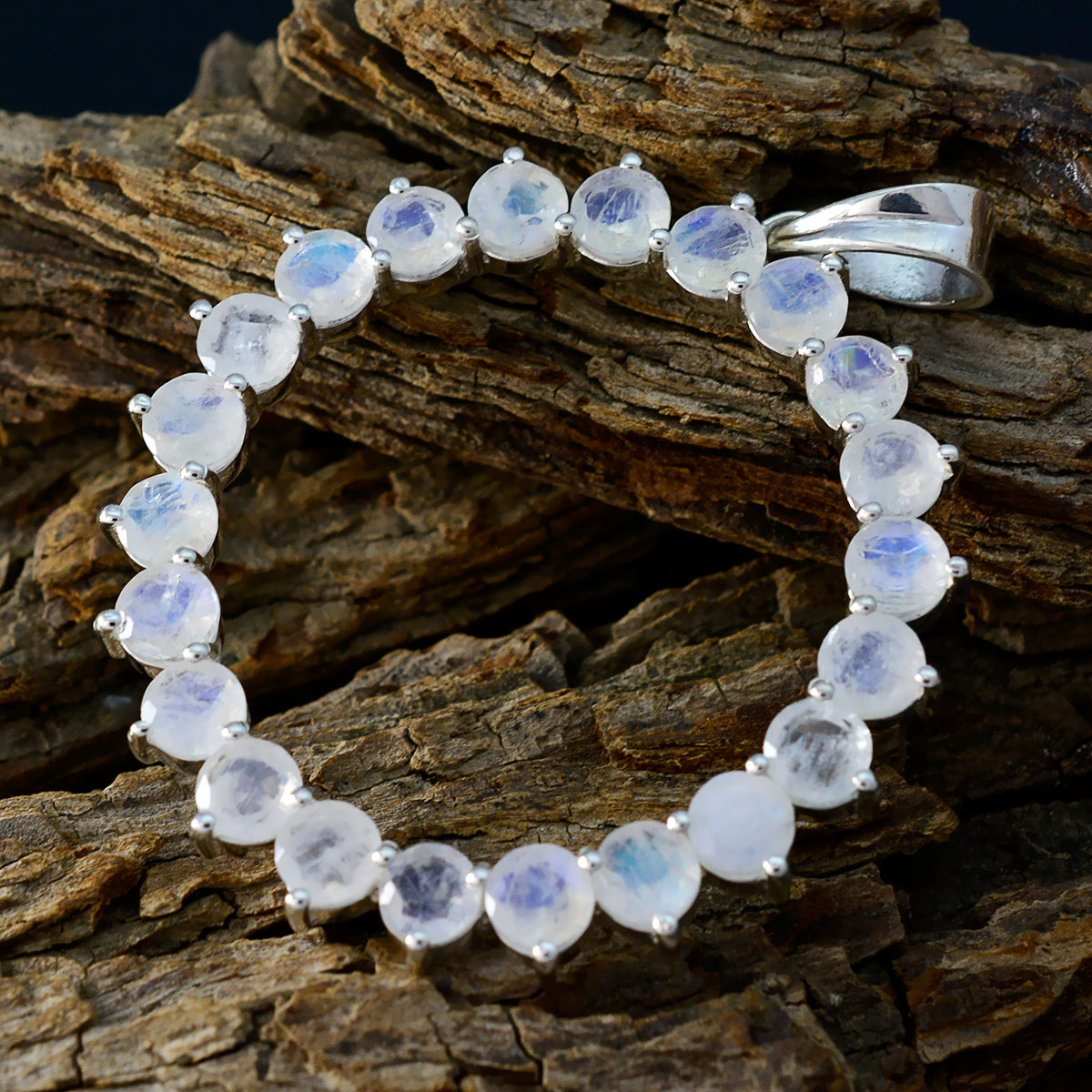Joaquina White propsel Essential Pendant