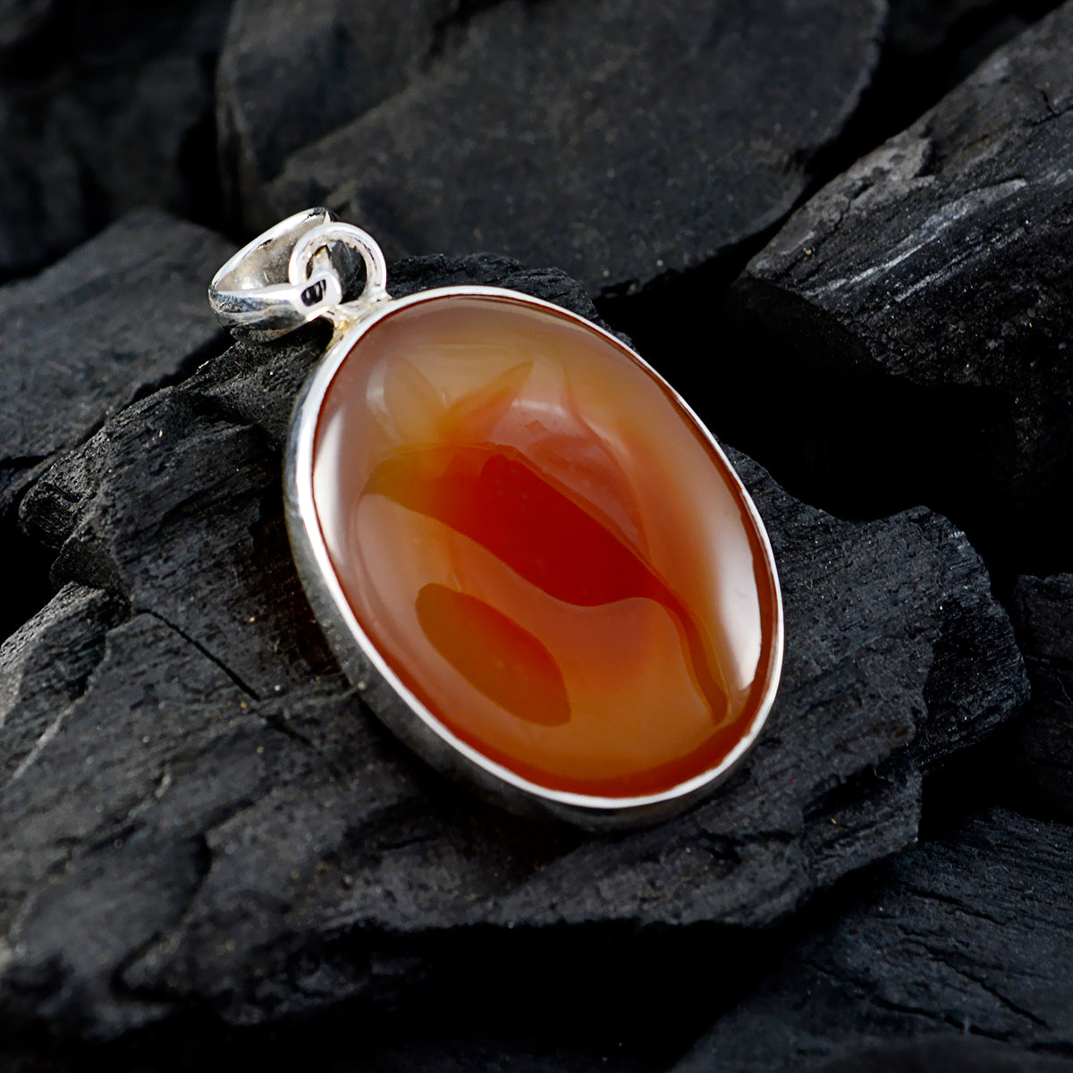 Tereza Red Luxurious Classic Pendant