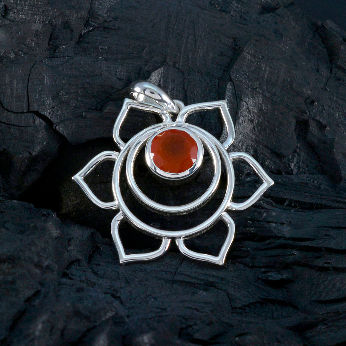 Isla Red Rope-Wire Dainty Pendant