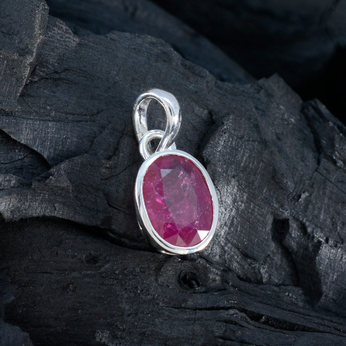 Yuna Red Trendy Minimalist Pendant