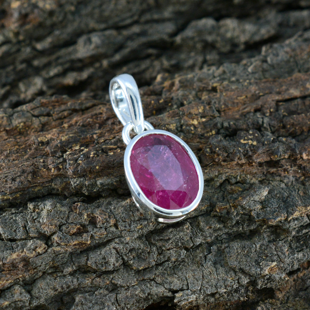 Yuna Red Trendy Minimalist Pendant