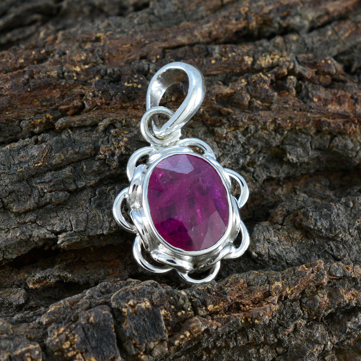 Yasmine Red Rope-Wire Delicate Pendant