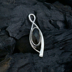 Laura Brown Modern Delicate Pendant