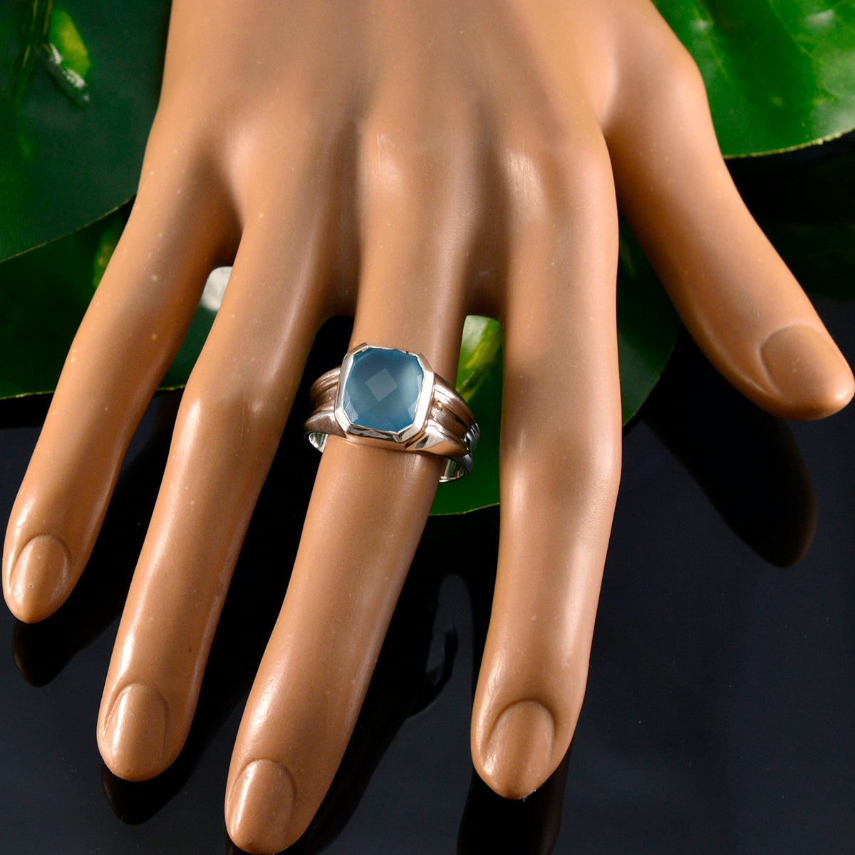 Putri Abstract Aqua Solitaire Ring