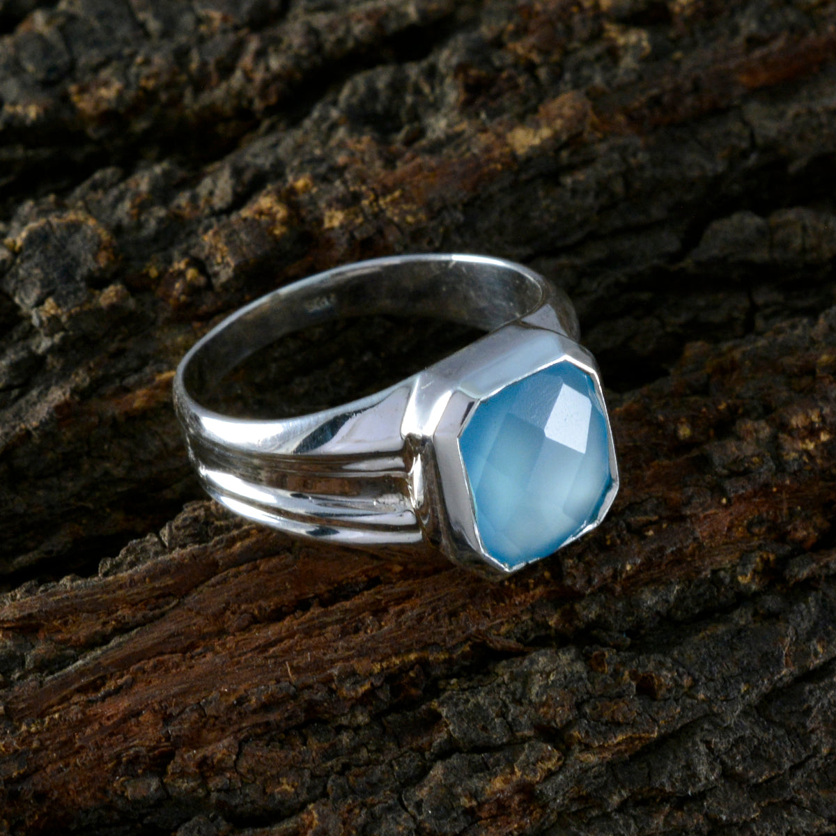 Putri Abstract Aqua Solitaire Ring