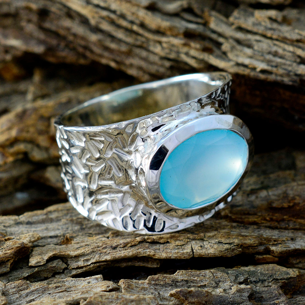Layla engravings Aqua Solitaire Ring