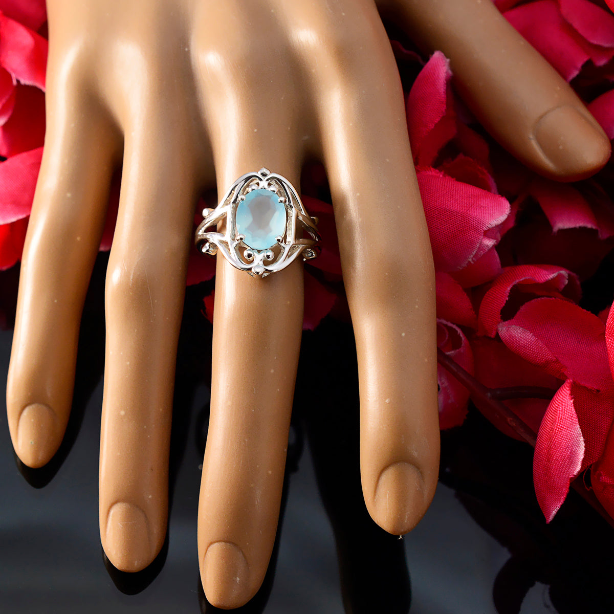 Mila Trendy Aqua Solitaire Ring