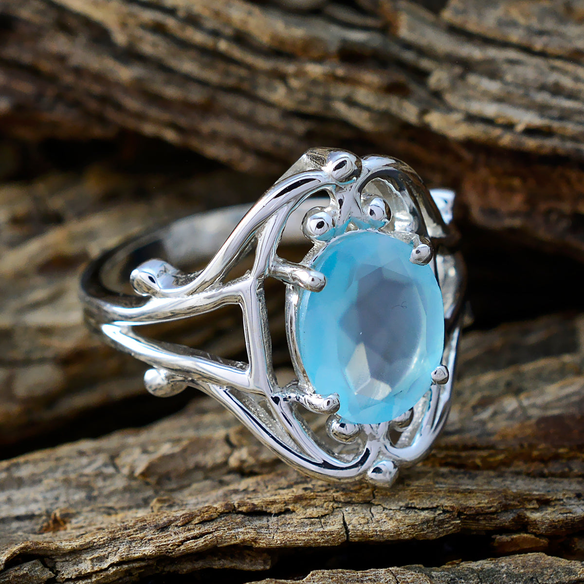 Mila Trendy Aqua Solitaire Ring