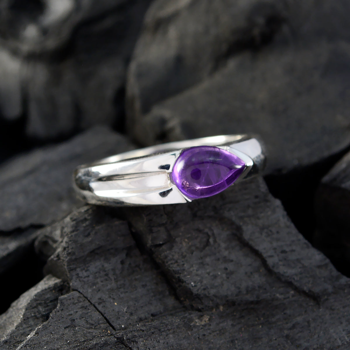 Kristine propsel Purple Solitaire Ring