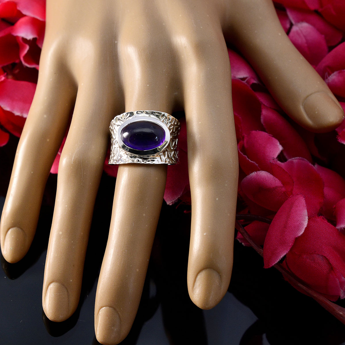 Natcha engravings Purple Solitaire Ring