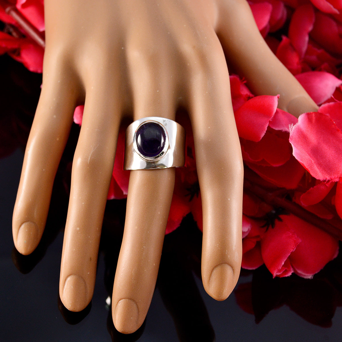 Alejandra Armor Purple Solitaire Ring