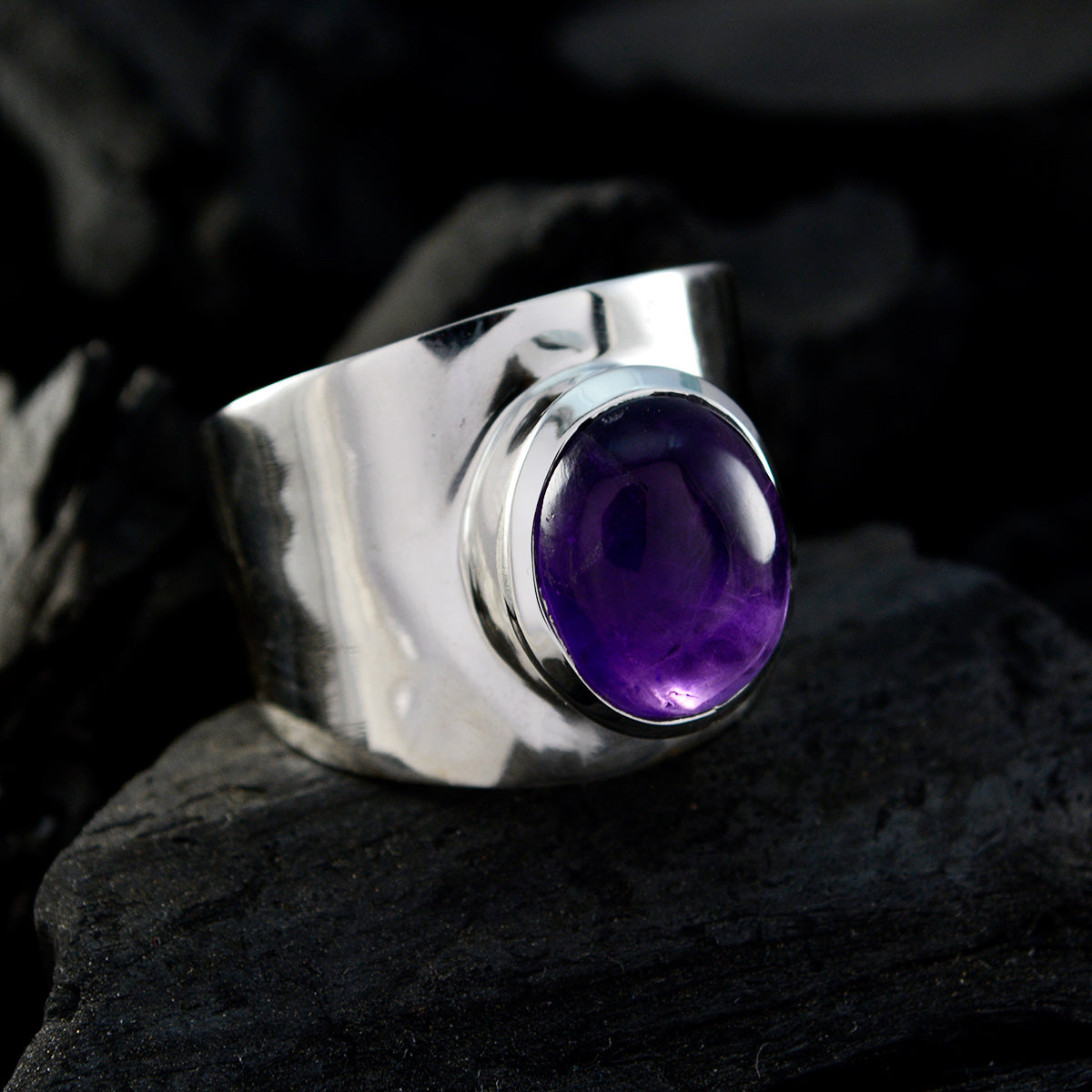 Alejandra Armor Purple Solitaire Ring