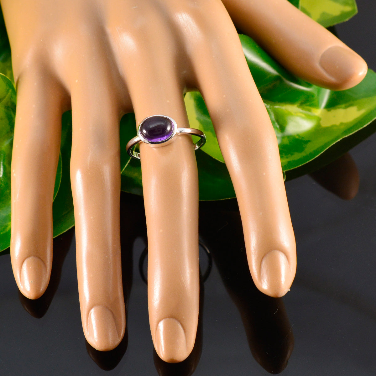Yuna Modern Purple Solitaire Ring