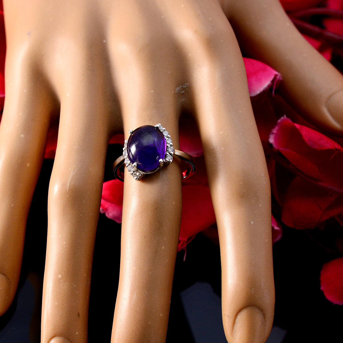 Evelyn Feminine Purple Halo Ring