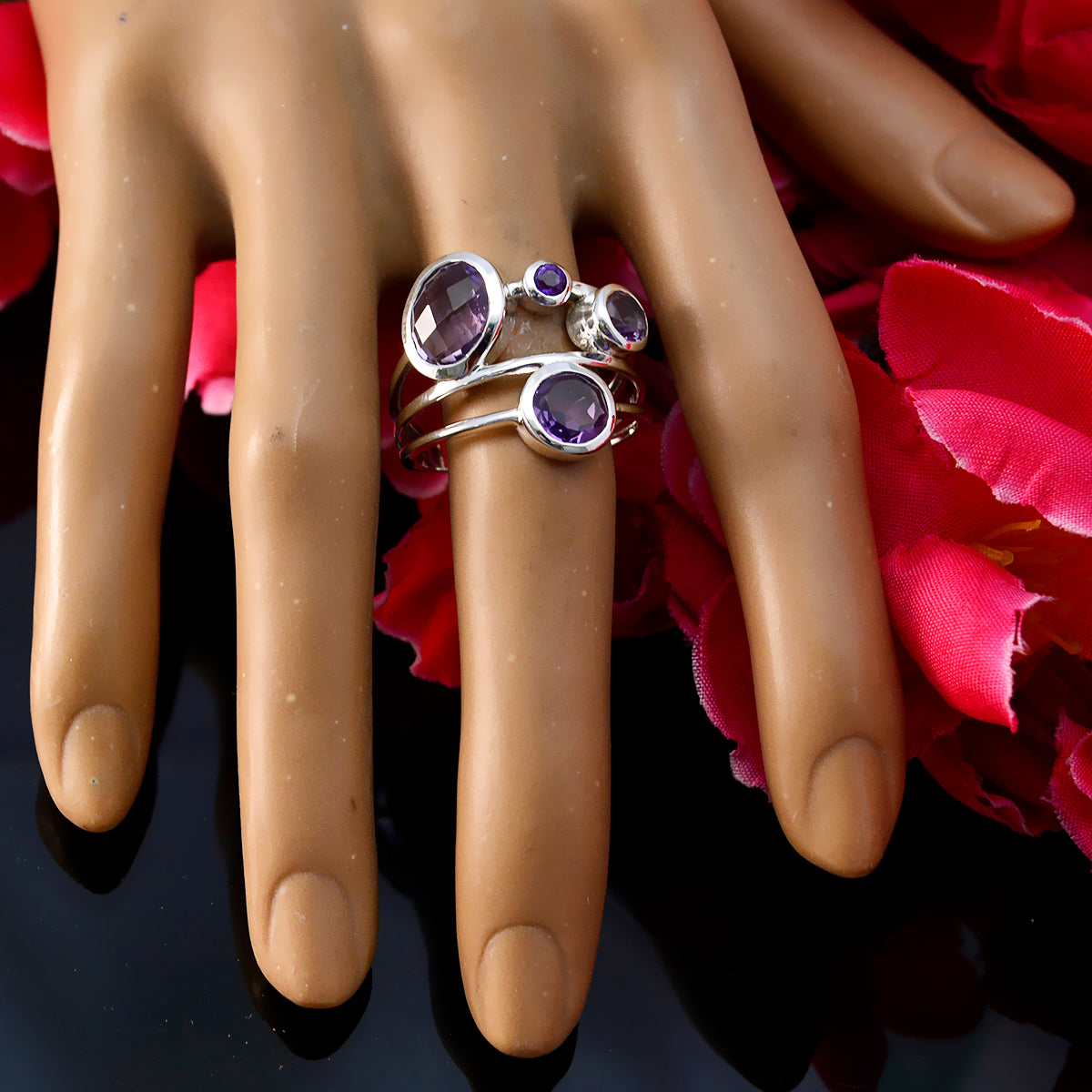 Noelia Feminine Purple quarter Ring