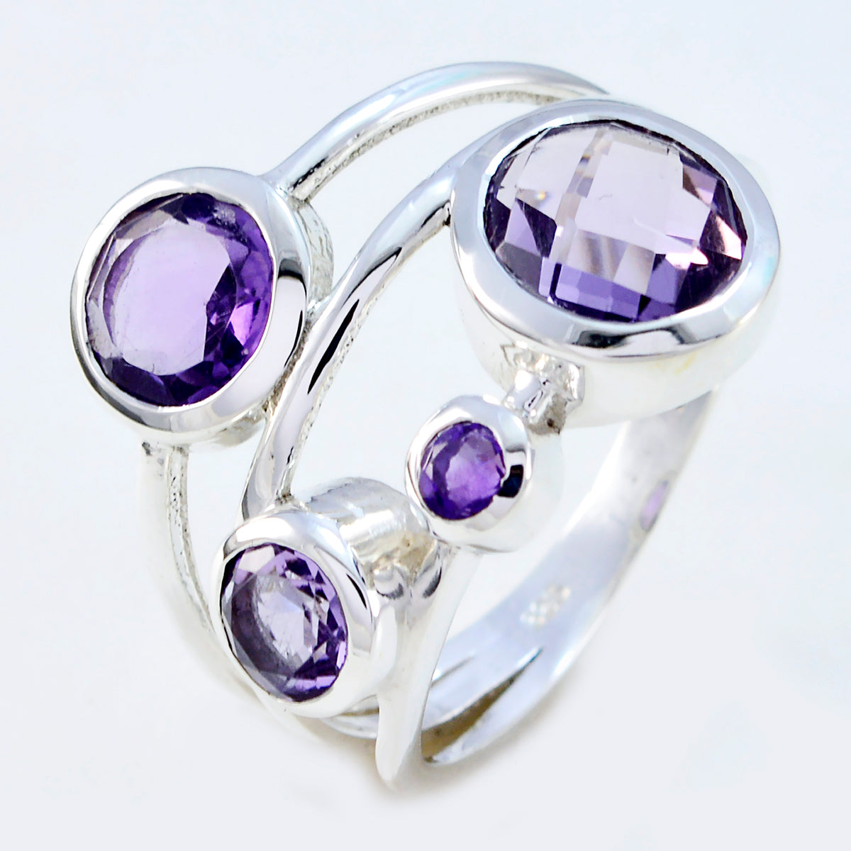 Noelia Feminine Purple quarter Ring