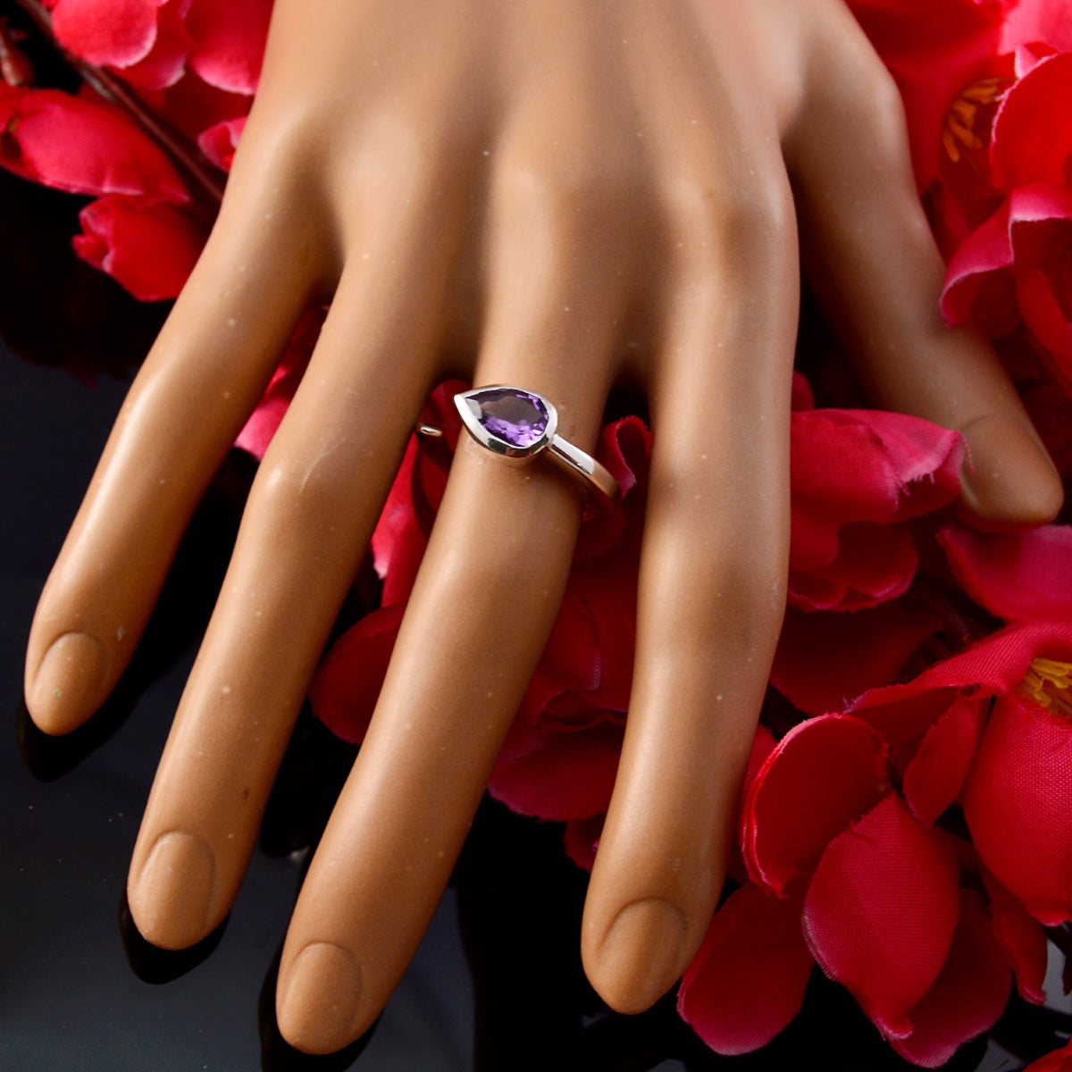 Sofía Fairytale Purple Solitaire Ring