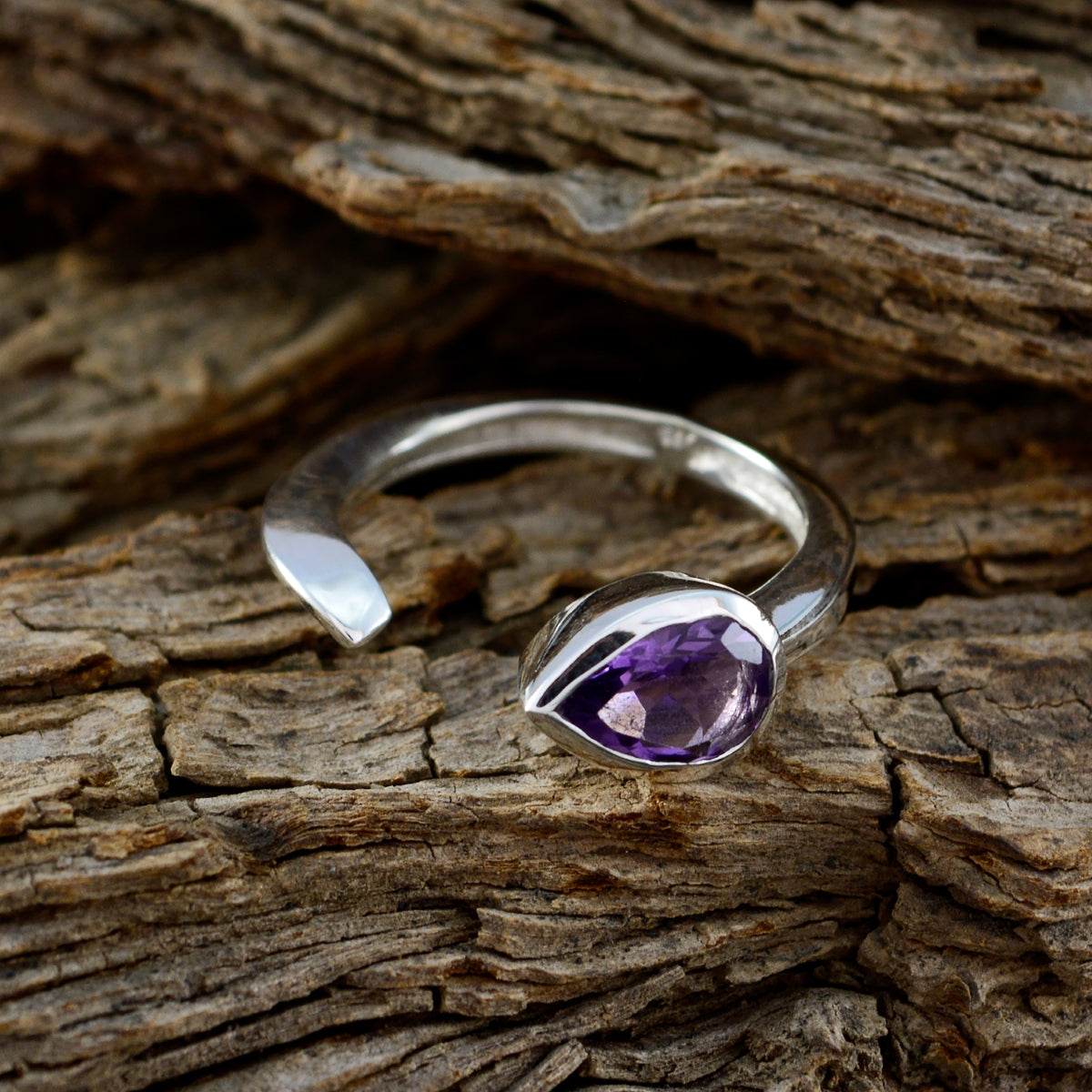 Sofía Fairytale Purple Solitaire Ring