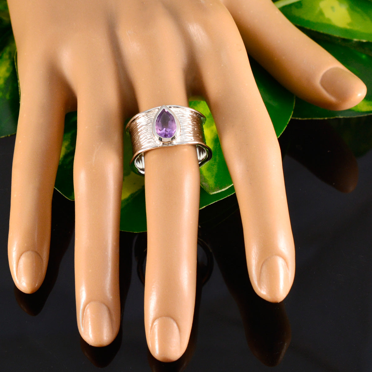 Milagros Victorian Purple Solitaire Band