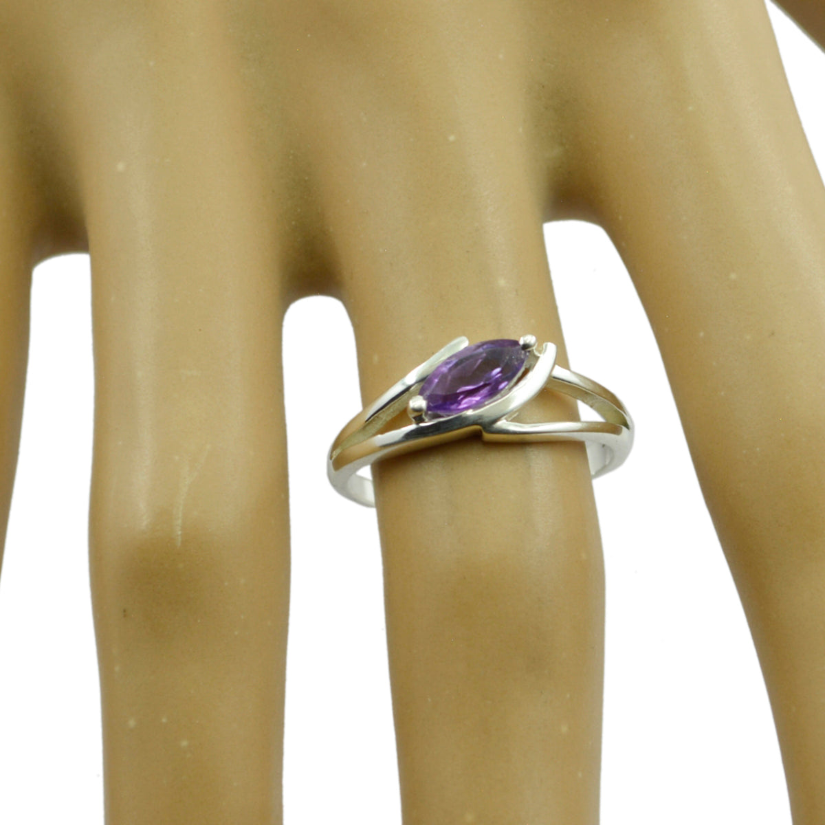 Hua Trendy Purple Solitaire Ring