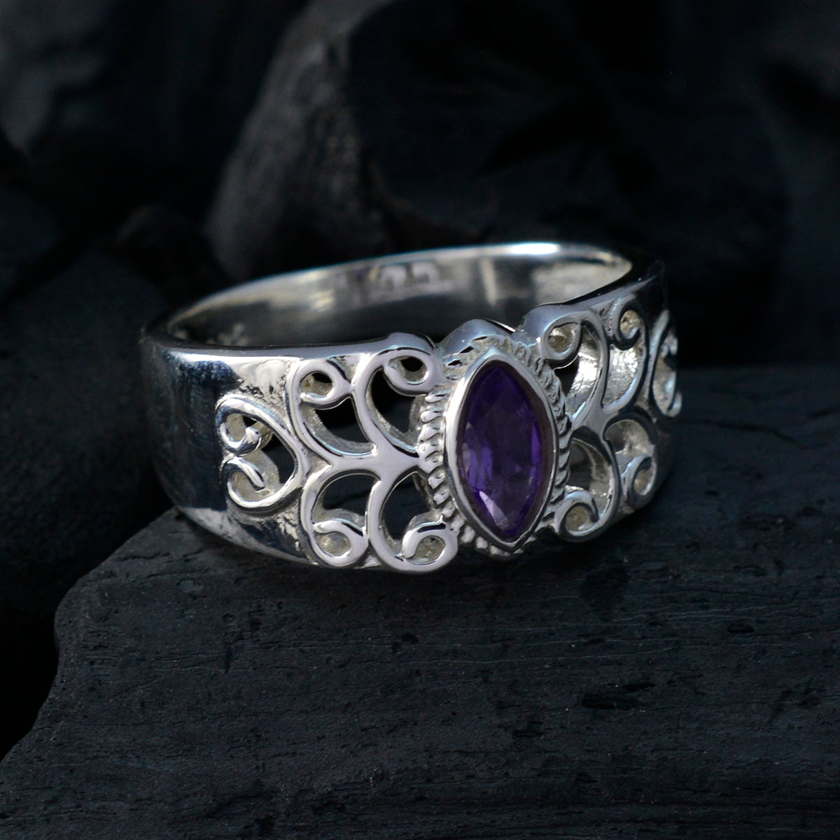 Noelia Claddagh Purple Solitaire Ring