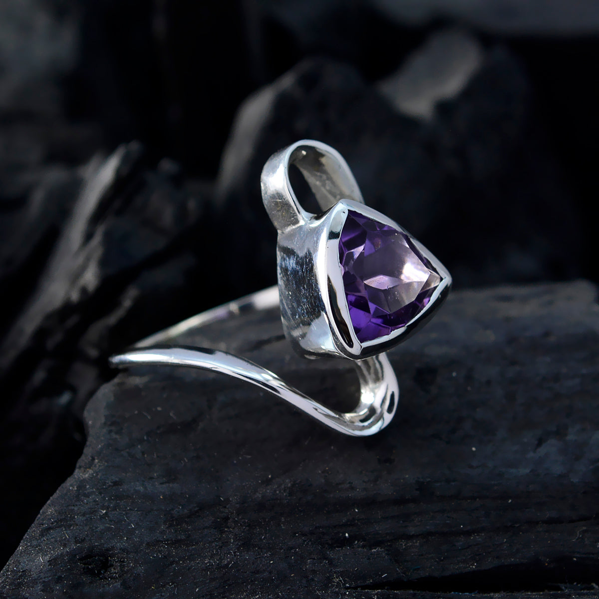 Liyana Geometric Purple Solitaire Ring