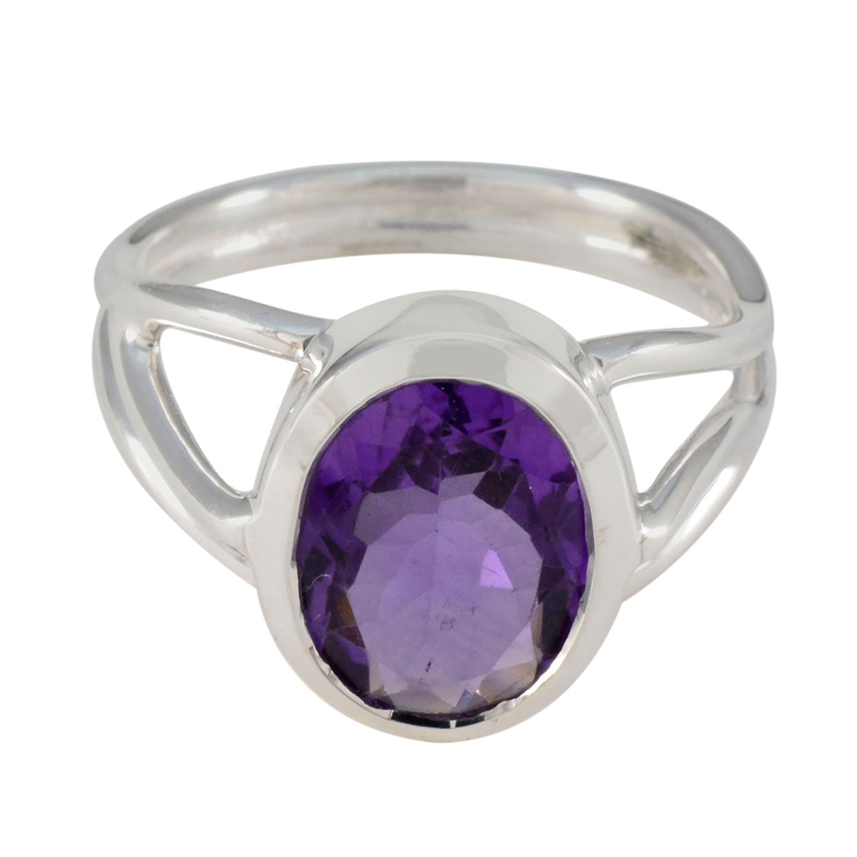 Kennedy Luxurious Purple Solitaire Ring Amethyst Purple