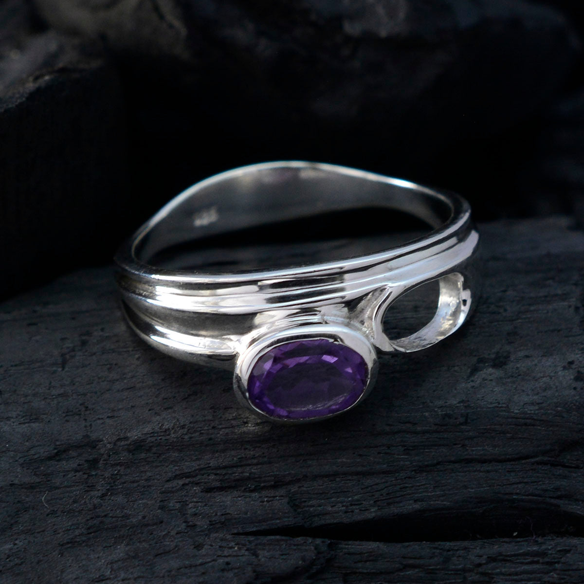 Ella Modern Purple Solitaire Ring