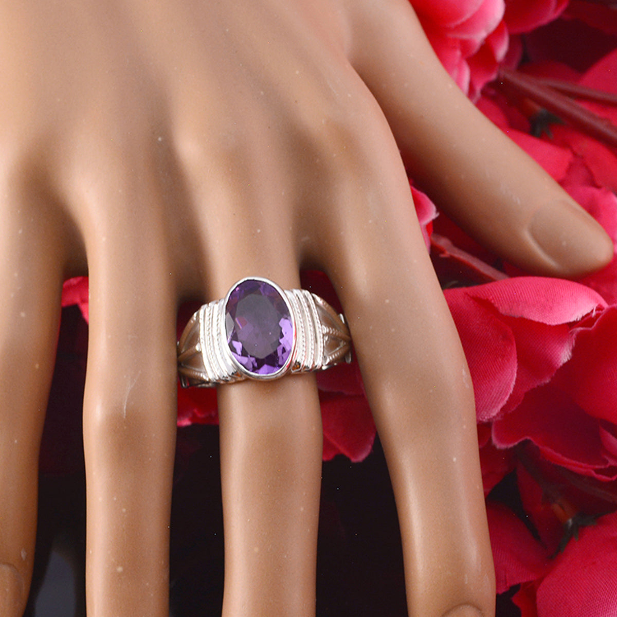Carolina Vintage Purple Solitaire Ring