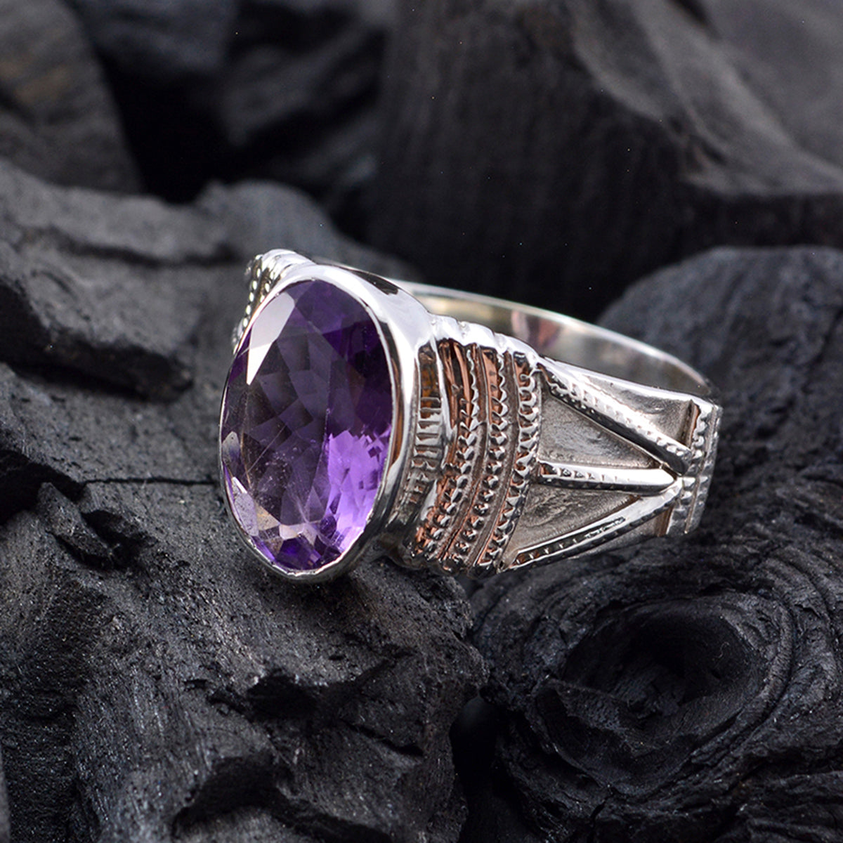 Carolina Vintage Purple Solitaire Ring