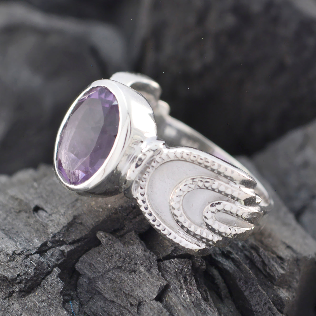 Cecilia Romantic Purple Solitaire Ring