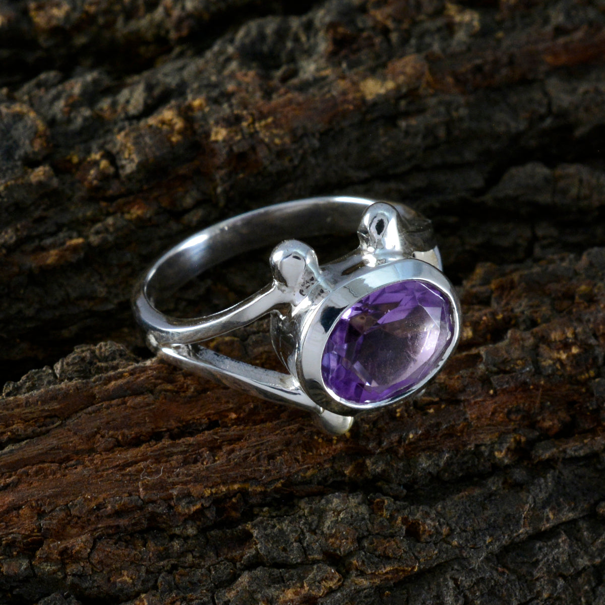 Bianca valentine Purple Solitaire Ring