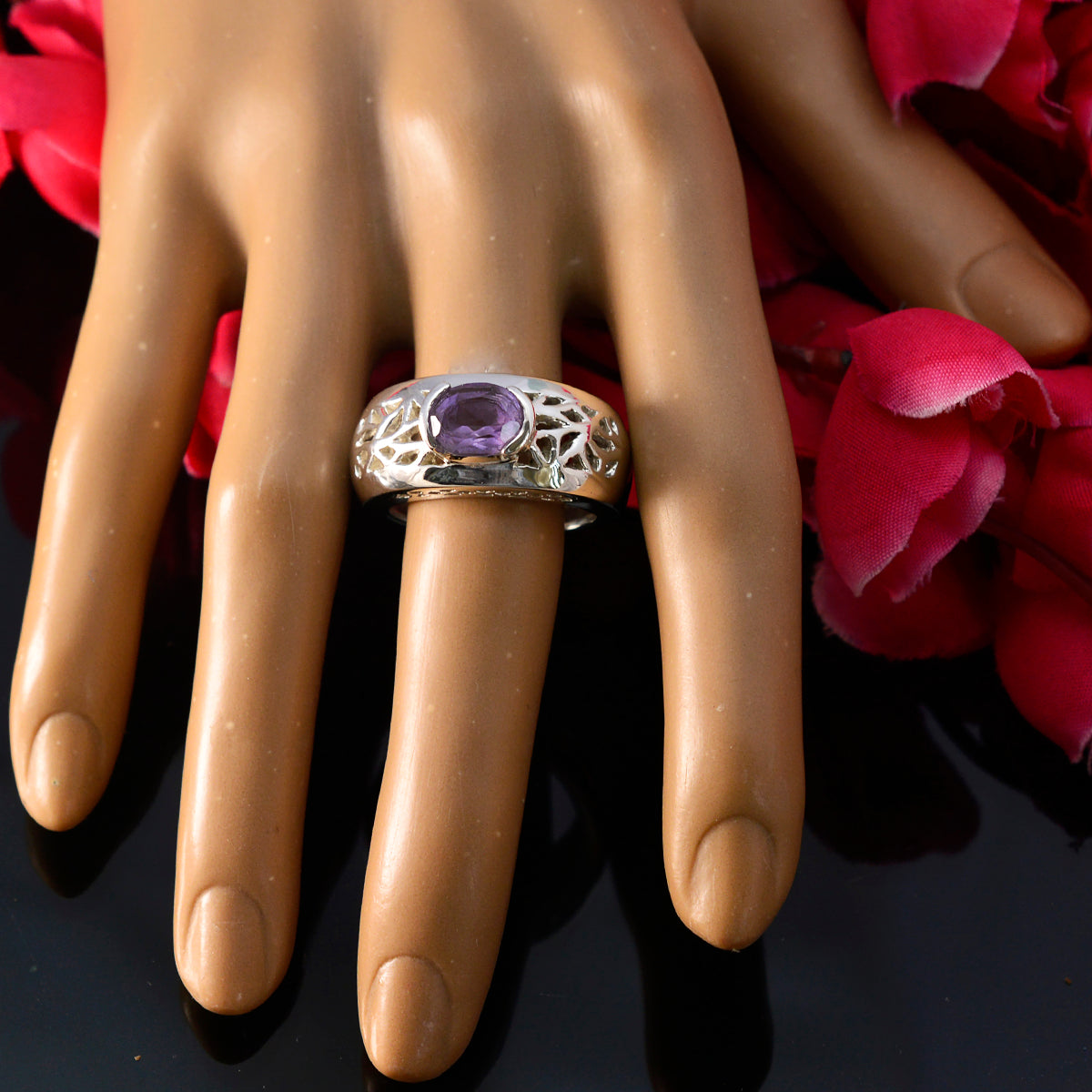 Yasmin Filigree Purple Solitaire Ring