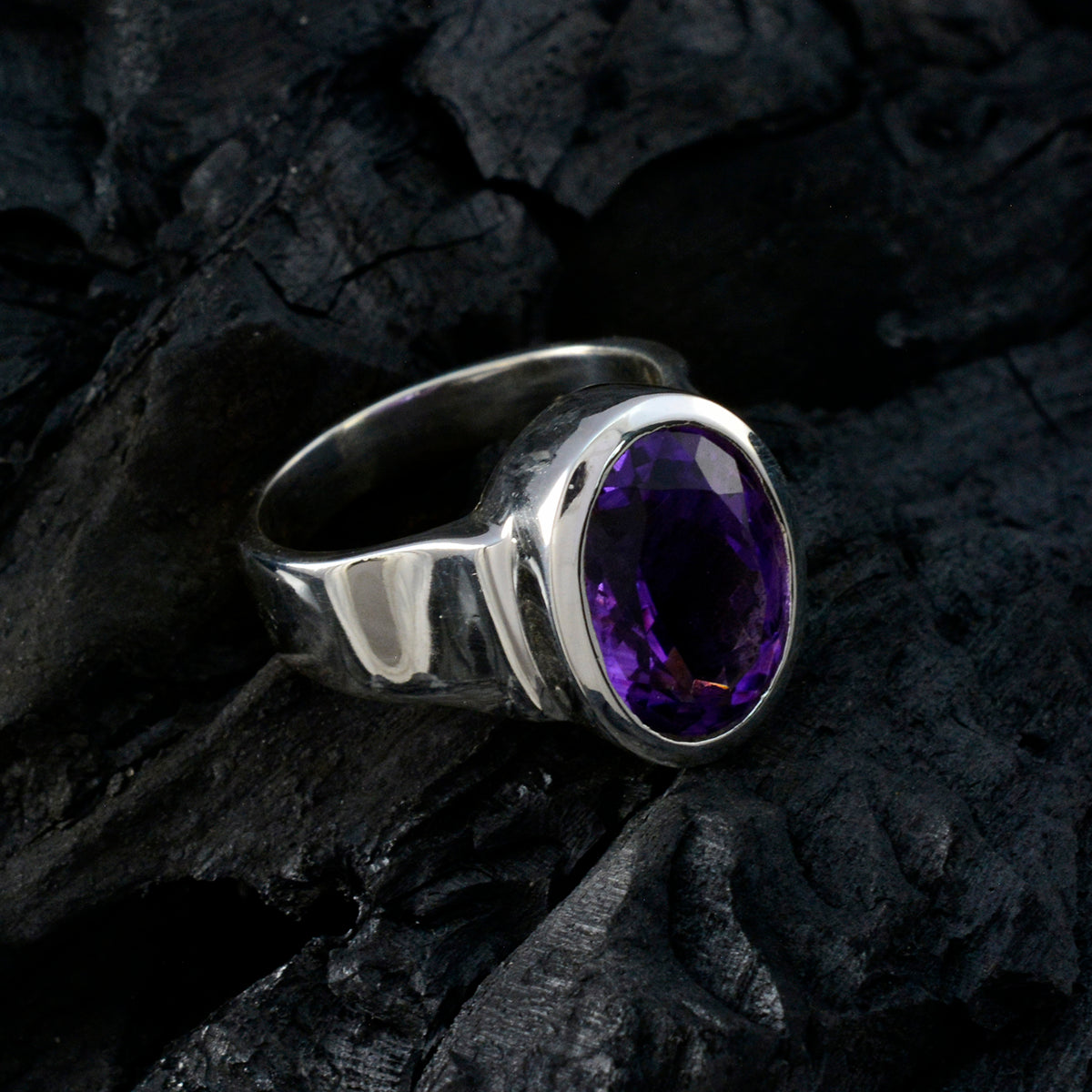 Alice Heritage Purple Solitaire Ring