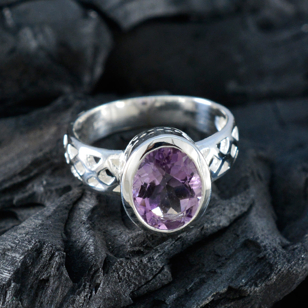 Noelia Boho Purple Solitaire Ring