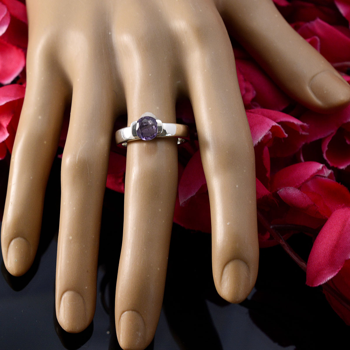 Genesis Glamorous Purple Solitaire Ring