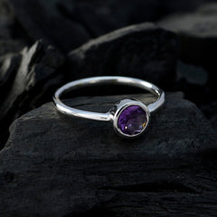 Yuna Romantic Purple Solitaire Ring