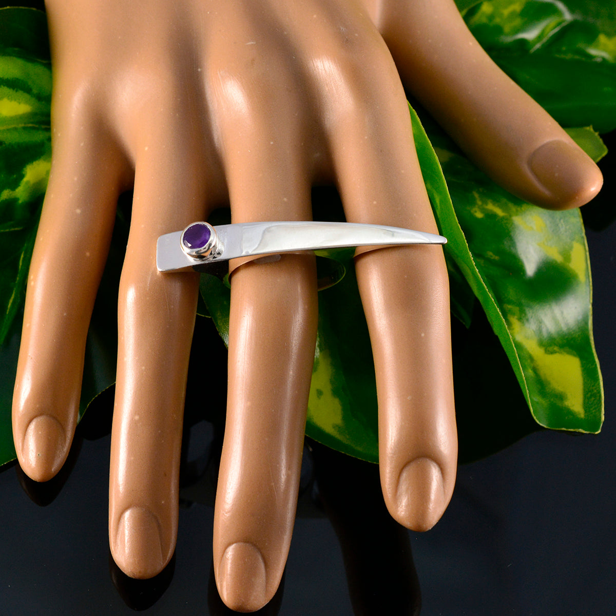 Dewi Fairytale Purple Solitaire Ring