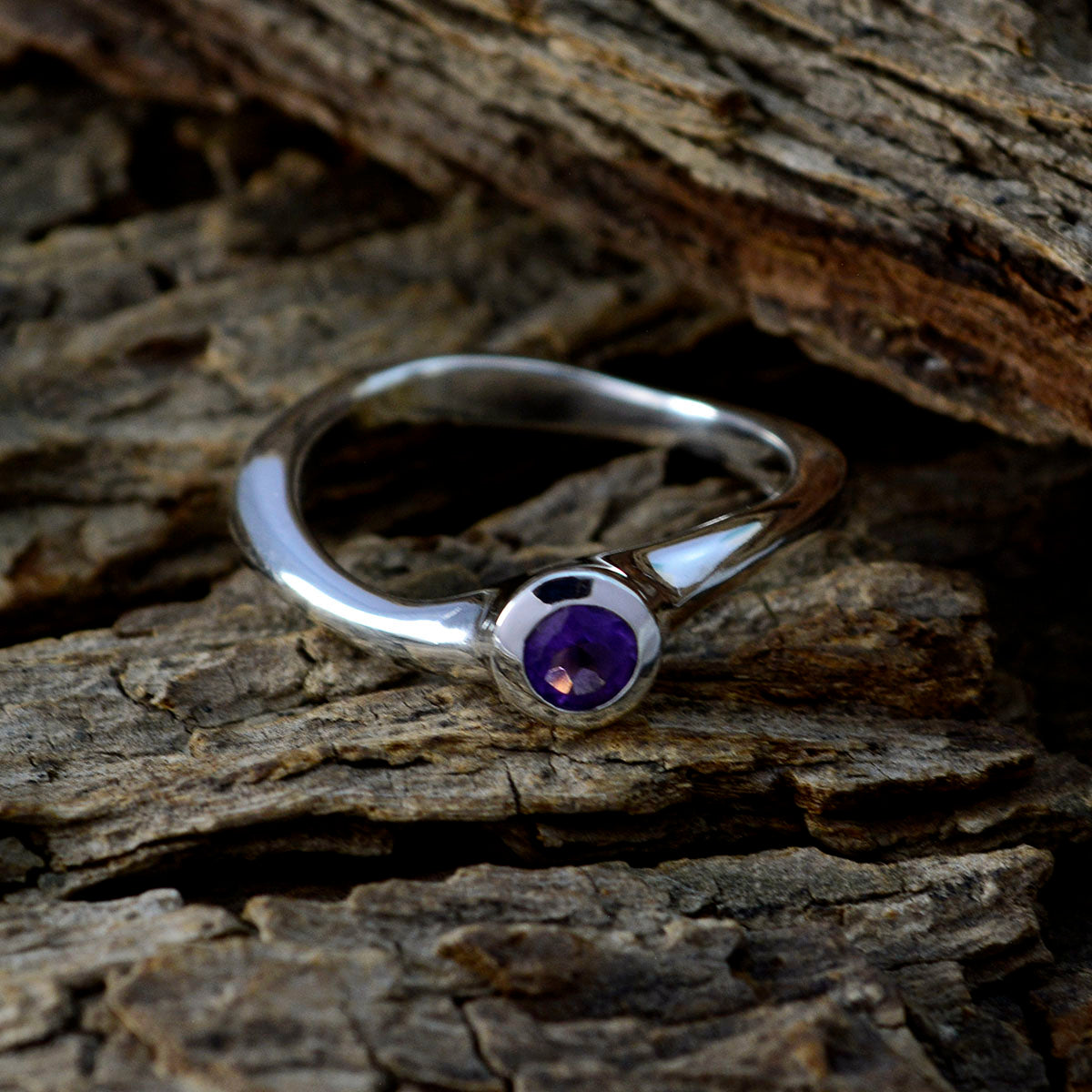 Hina Romantic Purple Solitaire Ring