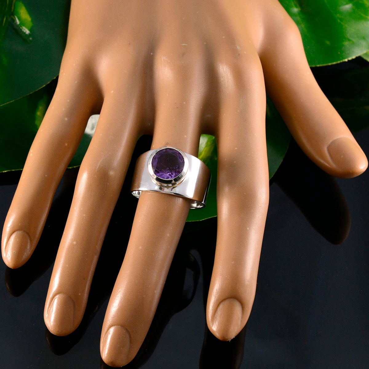 Dewi Contemporary Purple Solitaire Ring