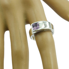 Angel Glamorous Purple Solitaire Ring