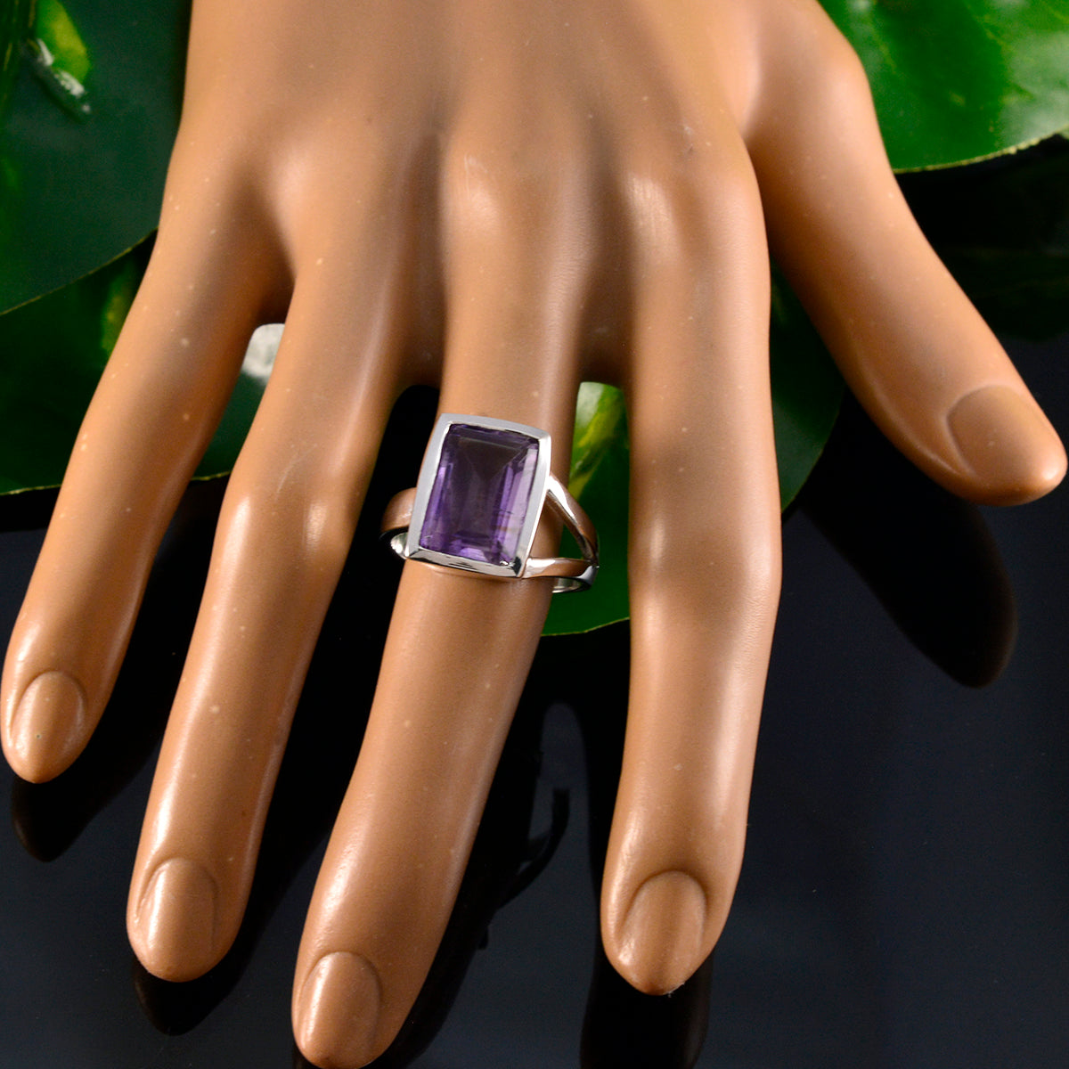 Mariana Modern Purple Solitaire Ring