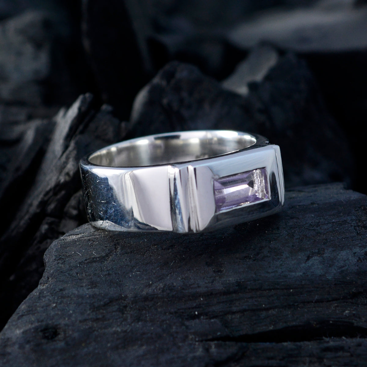Nella Victorian Purple Solitaire Ring